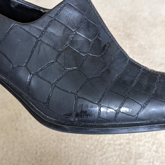 Black Bootie Heel - Picture 4 of 8